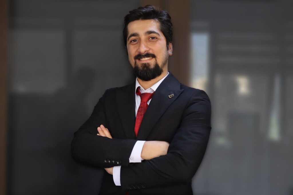 مهندس نوید حکمت ـ مدیر مجموعه مدیکال تک مهندس نوید حکمت ـ مدیر مجموعه مدیکال تک